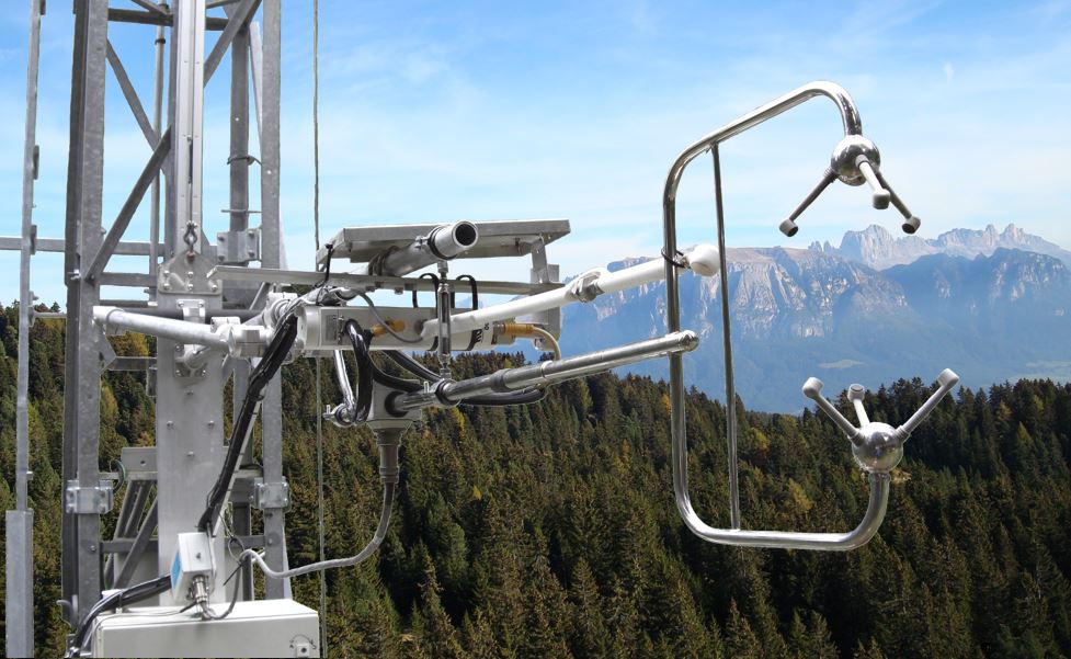 Micrometeorological tower with eddy covariance instruments to measure the fluxes of carbon dioxide, water vapor, and energy between the forest and the atmosphere.