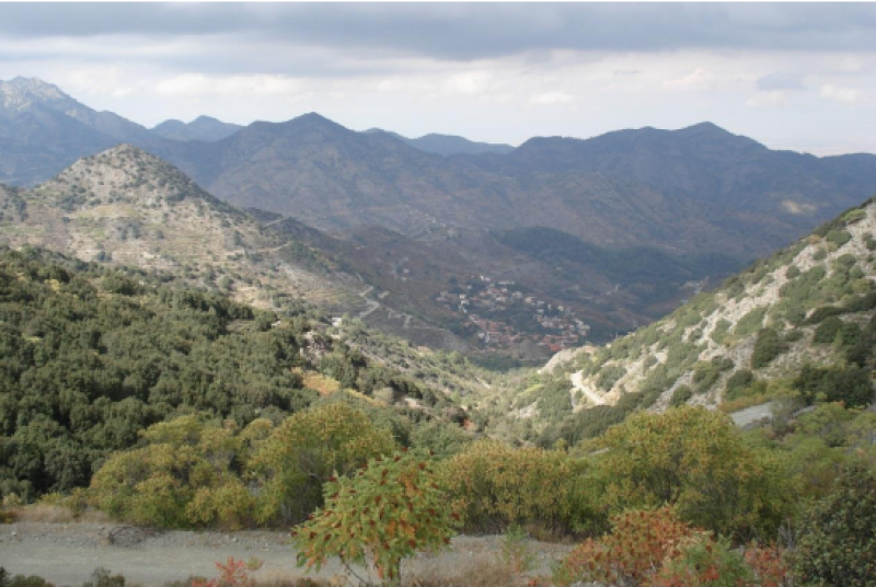 Alona community in the upstream area of Peristerona Watershed, October 2011.
