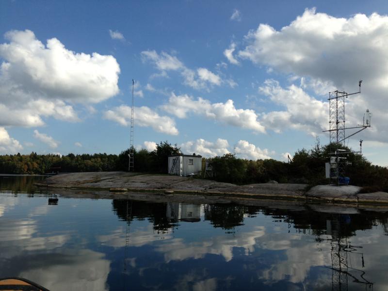Flux tower on Malma Island. Photographer: Kurt Pettersson