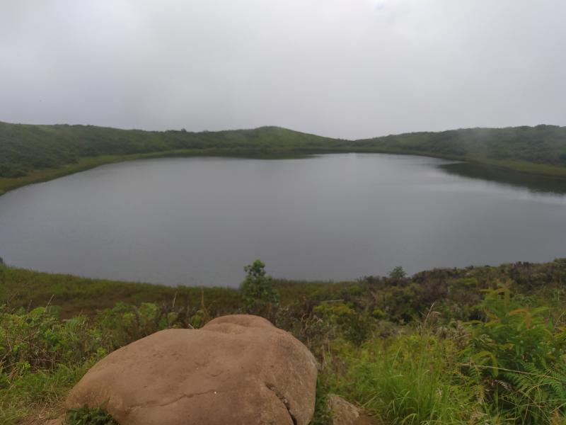 El Junco Crater Lake (San Cristobal islands), has been widely studied (see for example Colinvaux 1984, Conroy et al. 2008, Collins et al. 2013) mainly in relation to palaeoecological and paleoclimatic perspectives and limnological perspectives. Photo: Luciana Barbosa