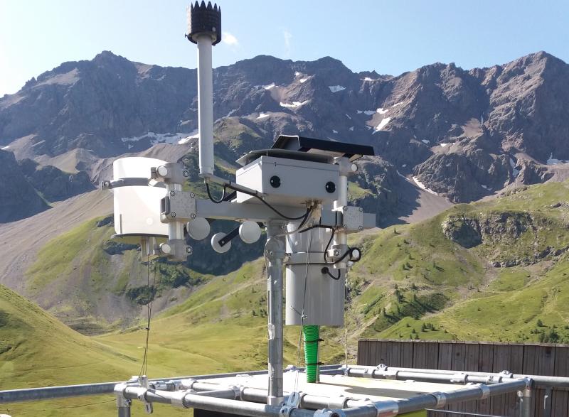 Atmospheric deposit sampler in Galerie de l'Alpe roof (2019 © Lautaret research station)