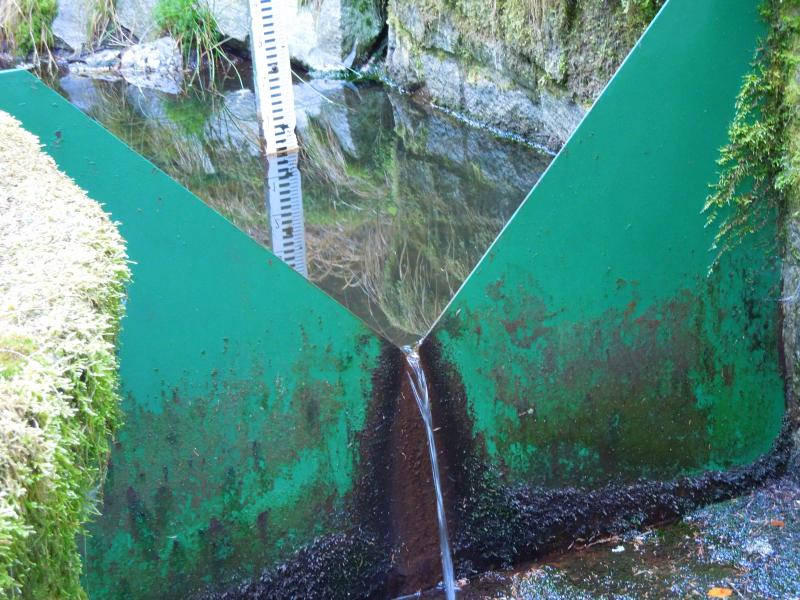 V-notch weir at Lysina during a baseflow (Nov 8, 2015)