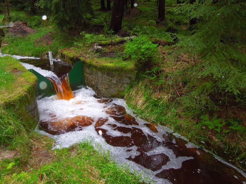 V-notch weir at Lysina during a flood (June 2, 2013)