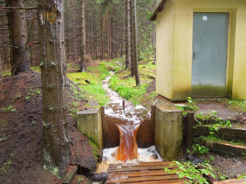 V-notch weir at Pluhuv Bor during a flood (June 2, 2013)