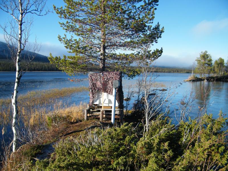 The flux measurement station at Lake Pallasjärvi. Eddy covariance fluxes of CO2 and H2O from the lake have been measured since 2013. Chamber fluxes of CH4 and CO2 have been conducted campaign-wise. Photo: Jussi Paatero.