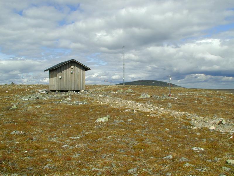 The Pallas-Laukukero automatic weather station. The station was built in 1994 and it measures air temperature, humidity and pressure and wind speed and direction. The station provides meteorological information for general weather service and, together with other weather stations at Pallas region, information about the vertical structure of the atmosphere for research purposes. Photo: Jussi Paatero.